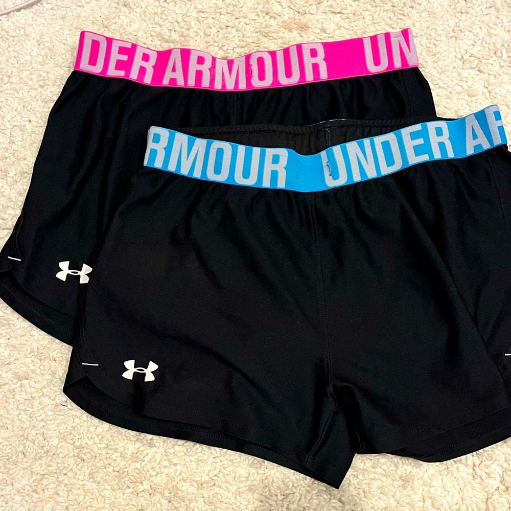 2 pairs of UNDER ARMOUR SHORTS✨💓